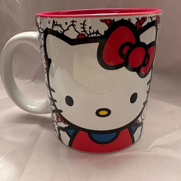 Hello Kitty Mug - Picture 2 of 2